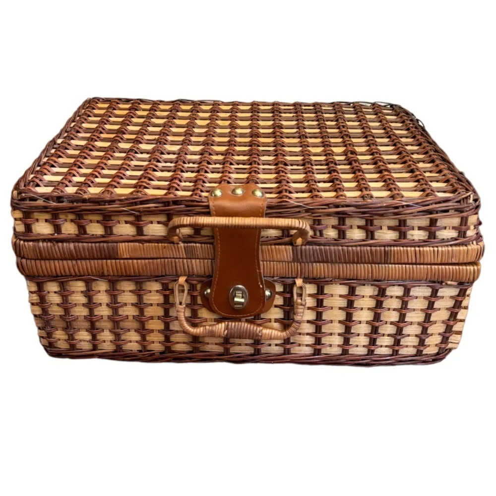 Large Woven Picnic Basket Romantic Vintage Set All Season Use Tan Blue Gingham - Picture 6 of 11